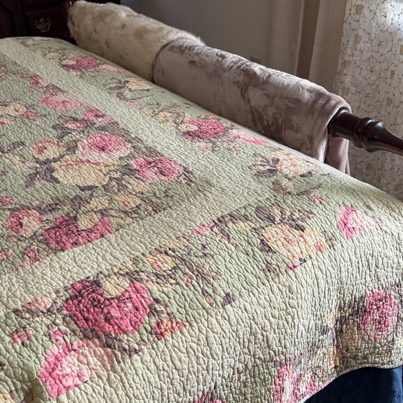 Floral Patchwork Quilt